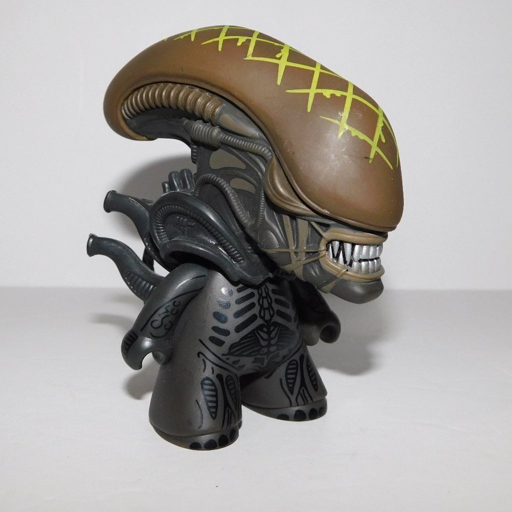 Alien VS Predator 4.5" TITANS Vinyl Figure Grid Head 2015 AVP FOX